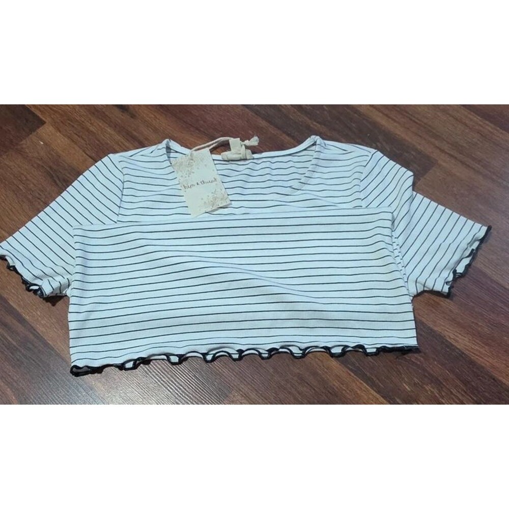 Hem & Thread Top - Picture 3 of 6